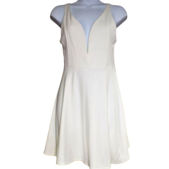 HeartBeeps White Fit & Flare Mini Dress Medium Low Cut Sleeveless Zip Back - Picture 1 of 14